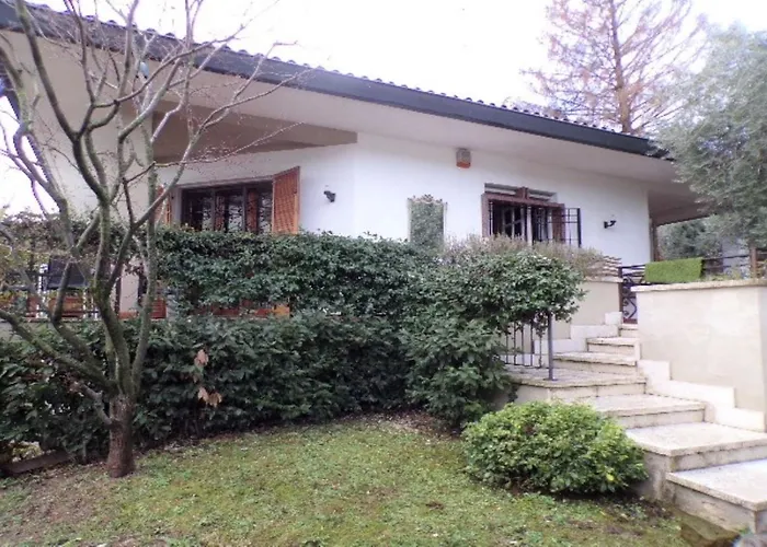 Villetta Mazzini Front Lake - Happy Rentals